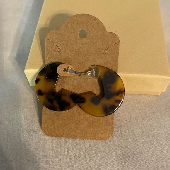 Modern Tortoiseshell Acrylic Earrings - Picture 2 of 3